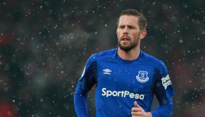 kaiyun电竞-公牛击败热火，全明星赛前哨战中德罗赞罚球绝杀，罗德曼公牛队比赛视频