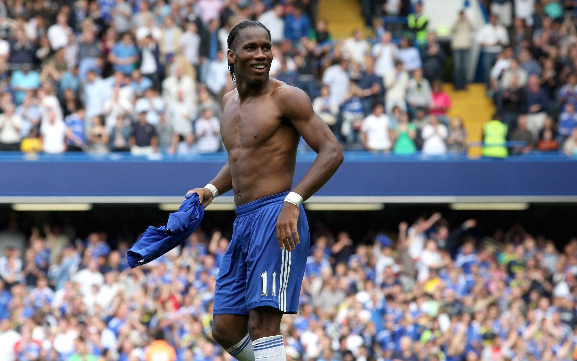 《最具人气战队战绩盘点：他们的荣耀时刻》，战队荣耀历程